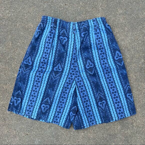 Vintage blue medallion stripe printed pleated front bareback high waist shorts - Picture 4 of 5